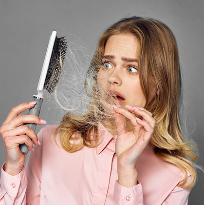5 sprawdzonych sposobów na wypadanie włosów. Jak dbać o włosy?